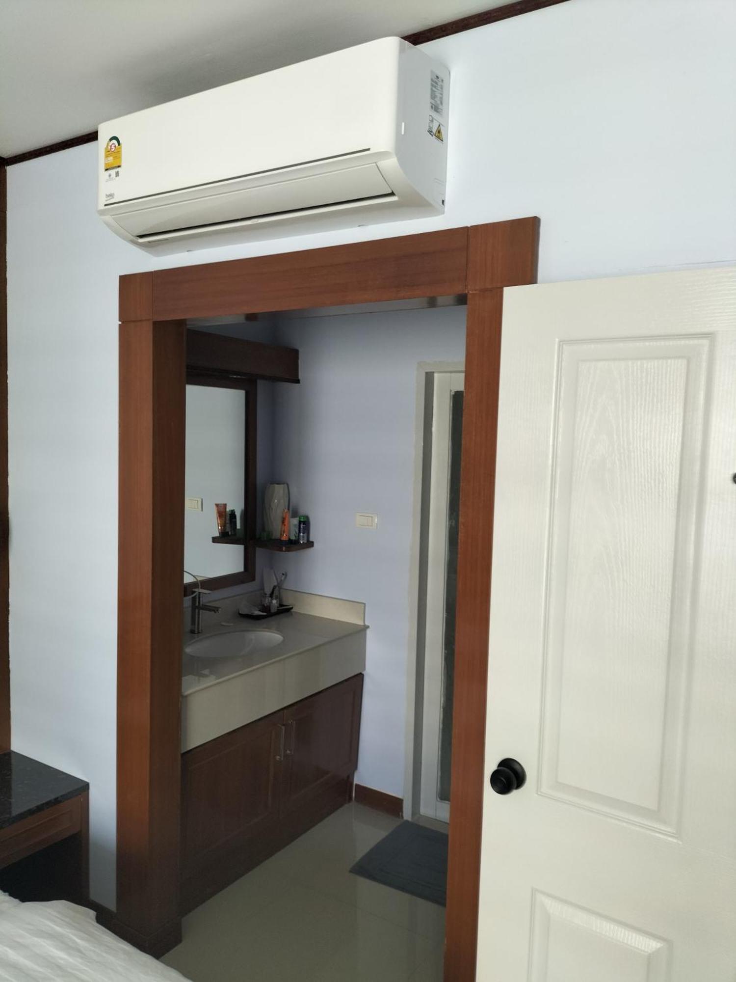 La Piccola Kata Hotel Bilik gambar